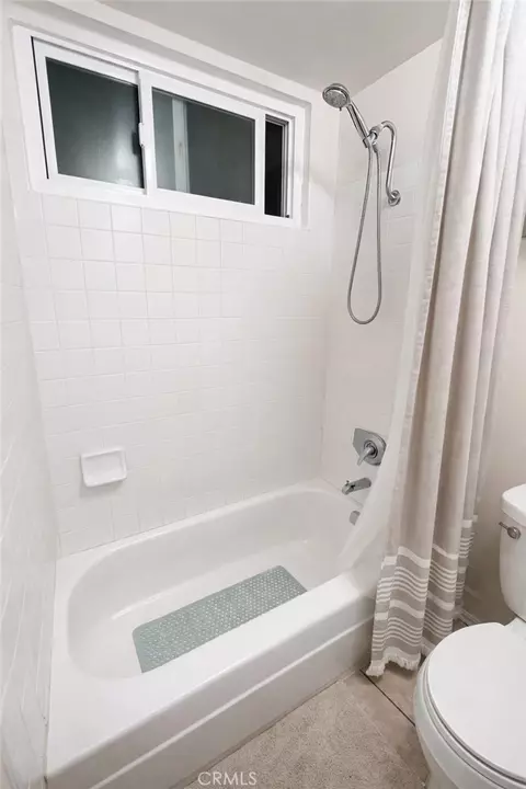 Bath - 2410 N Justin, Simi Valley, CA 93065 photo 1 of 5