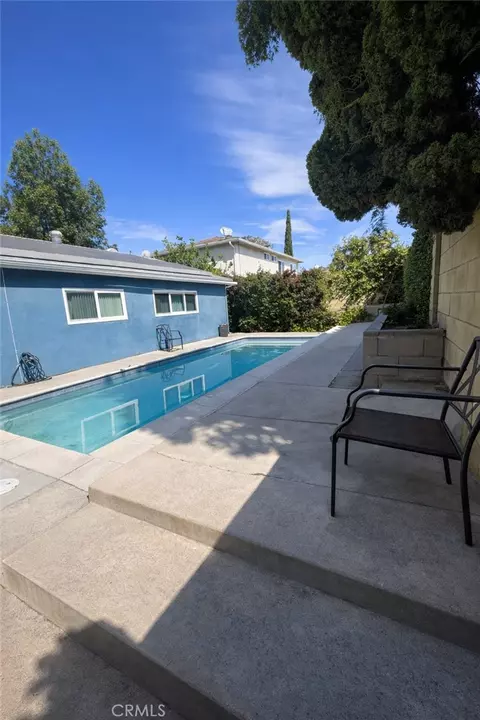 Exterior - 2410 N Justin, Simi Valley, CA 93065 photo 3 of 4