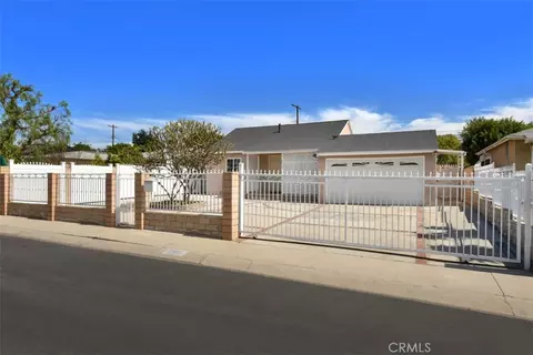 8832 Murietta Ave, Panorama City, CA 91402