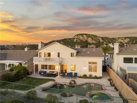 26451 Puffin Pl, Canyon Country, CA 91387