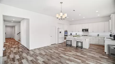 Entry Way - 4727 W Vahan Ct, Lancaster, CA 93536 photo 4 of 13
