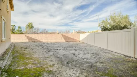 Exterior - 4727 W Vahan Ct, Lancaster, CA 93536 photo 4 of 11
