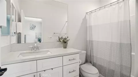 Bath - 4727 W Vahan Ct, Lancaster, CA 93536 photo 6 of 6