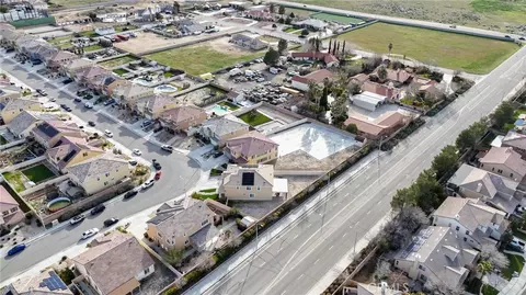 View/Area - 4727 W Vahan Ct, Lancaster, CA 93536 photo 7 of 8