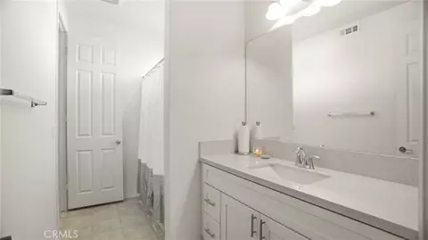 Entry Way - 4727 W Vahan Ct, Lancaster, CA 93536 photo 8 of 13
