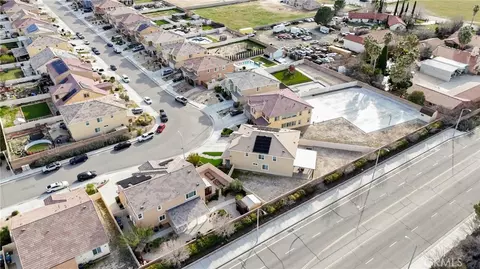 View/Area - 4727 W Vahan Ct, Lancaster, CA 93536 photo 6 of 8