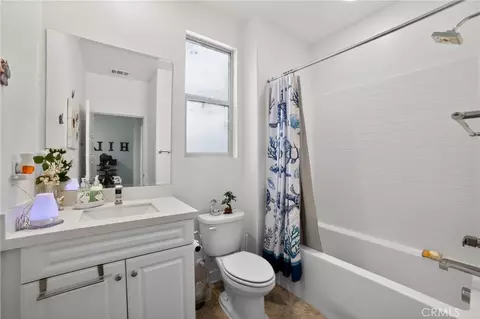 Bath - 1653 Capri, Beaumont, CA 92223 photo 3 of 3