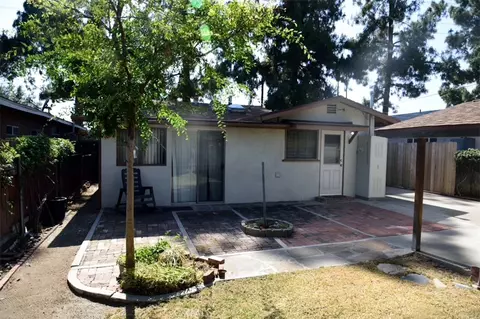 Exterior - 494 Avocado Ave, Pasadena, CA 91107 photo 3 of 8