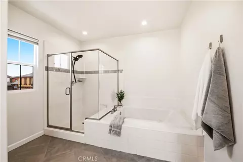 Bath - 1625 Range Rd, Oxnard, CA 93036 photo 4 of 4