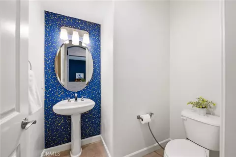 Bath - 1625 Range Rd, Oxnard, CA 93036 photo 1 of 4