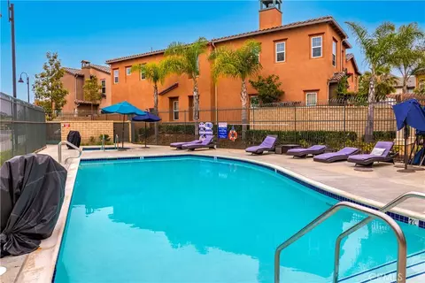 Exterior - 1625 Range Rd, Oxnard, CA 93036 photo 8 of 9