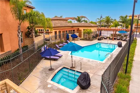 Exterior - 1625 Range Rd, Oxnard, CA 93036 photo 7 of 9