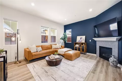 Living - 1625 Range Rd, Oxnard, CA 93036 photo 1 of 1