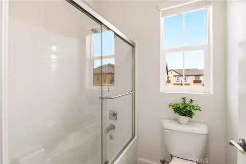 Bath - 1625 Range Rd, Oxnard, CA 93036 photo 2 of 4