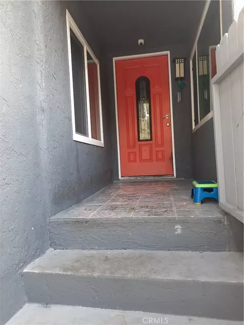 2066 El Moran St E, Los Angeles, CA 90039