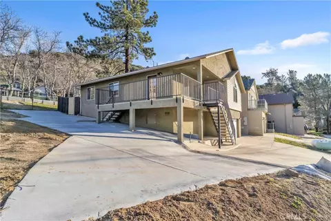 17819 Elizabeth Lk, Lake Hughes, CA 93532