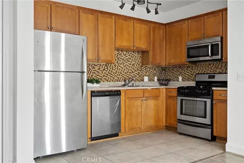 6938 Laurel Canyon Blvd #304, North Hollywood, CA 91605