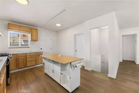 Entry Way - 625 E Freedrick St, Barstow, CA 92311 photo 2 of 4
