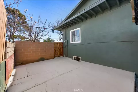 Exterior - 625 E Freedrick St, Barstow, CA 92311 photo 4 of 8