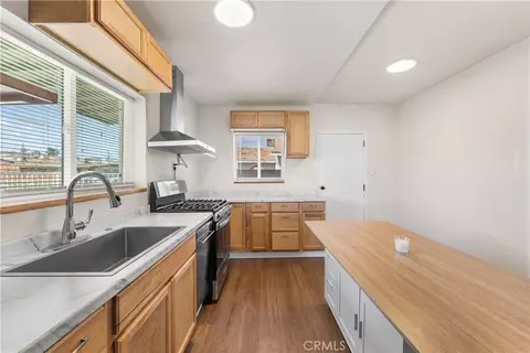 Kitchen - 625 E Freedrick St, Barstow, CA 92311 photo 2 of 4