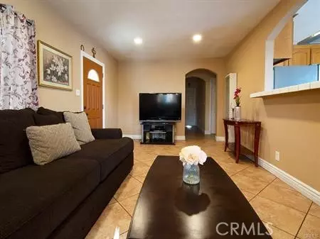 4525 W 137th St, Hawthorne, CA 90250