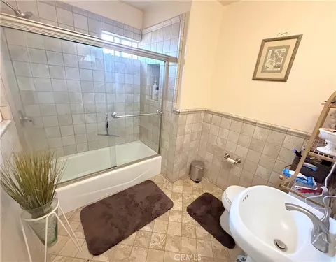 Bath - 900 E Sagebank, Carson, CA 90746 photo 4 of 4