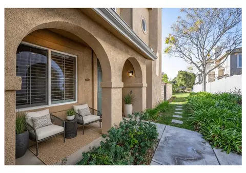 27933 Sirani Ct, Valencia, CA 91355