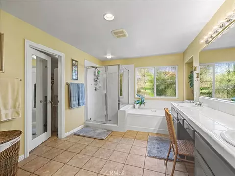 Bath - 4696 Refugio Ct, Camarillo, CA 93012 photo 3 of 4