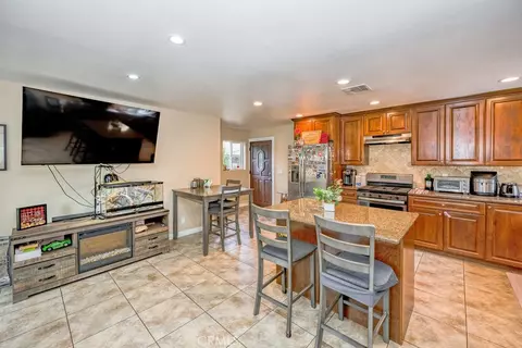 Kitchen - 6834 Quinton Ln, Tujunga, CA 91042 photo 4 of 4