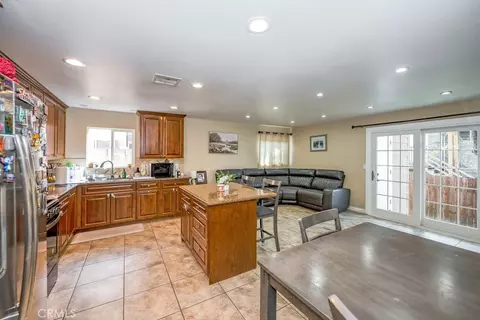 Kitchen - 6834 Quinton Ln, Tujunga, CA 91042 photo 2 of 4