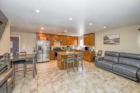 Kitchen - 6834 Quinton Ln, Tujunga, CA 91042 photo 1 of 4