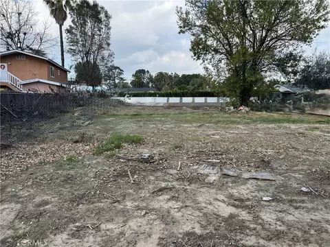 17545 Community St, Northridge, CA 91325