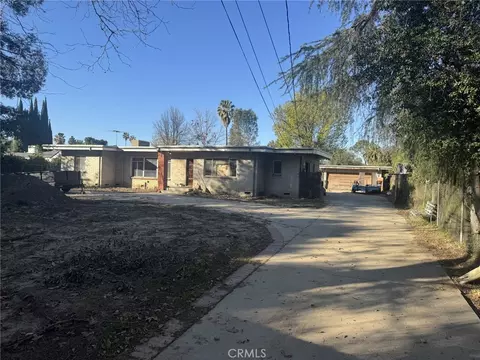 17545 Community St, Northridge, CA 91325