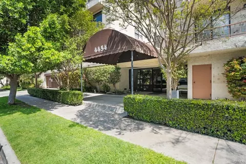 4454 Ventura Canyon Rd #304, Sherman Oaks, CA 91423