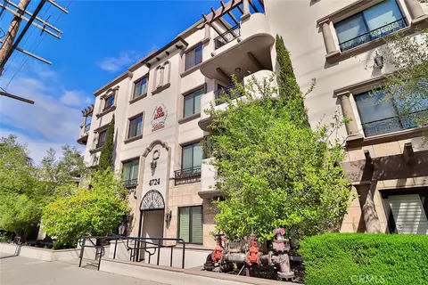 4724 Kester Ave #404, Sherman Oaks, CA 91403