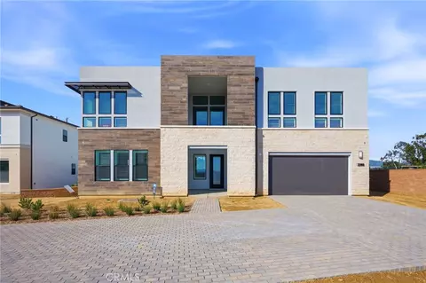 22801 Seaqua Cir, Chatsworth, CA 91311