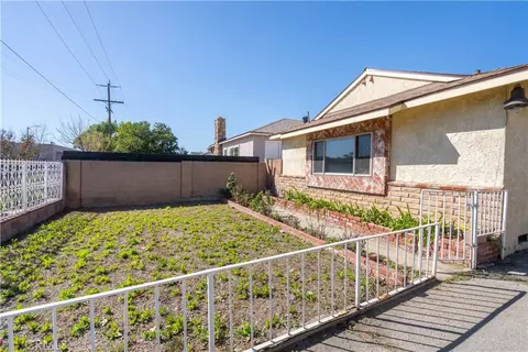 10817 Cantara St, Sun Valley, CA 91352