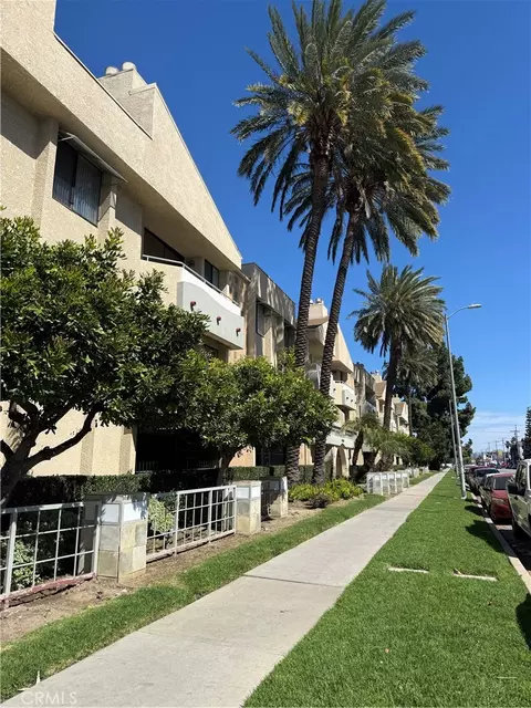 19009 Sherman Way #16, Reseda, CA 91335