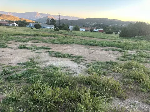 3 Hannah, Acton, CA 93510