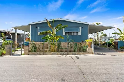 216 Vivian Ln, Bakersfield, CA 93308