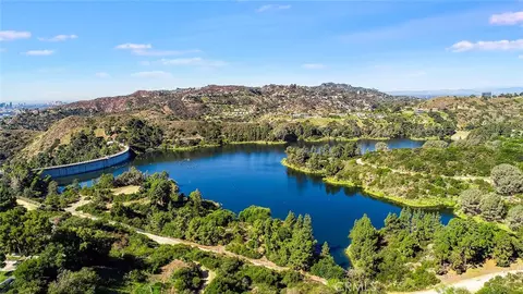 2801 Durand Dr, Hollywood Hills East, CA 90068
