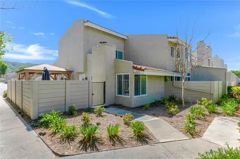 5688 E Los Angeles, Simi Valley, CA 93063