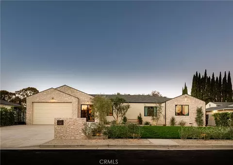 15719 Hartsook St, Encino, CA 91436