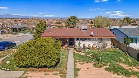 1549 Elizabeth Lk, Palmdale, CA 93551