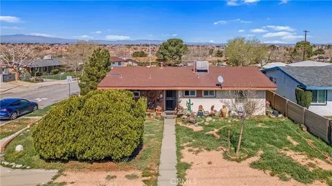 1549 Elizabeth Lk, Palmdale, CA 93551