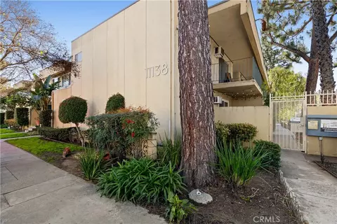 11138 Aqua Vis #55, North Hollywood, CA 91602