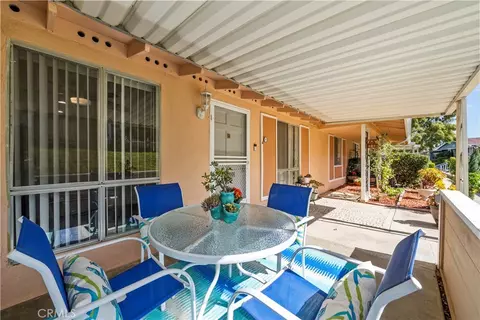 19156 Avenue Of The Oaks #B, Newhall, CA 91321