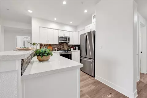 24545 Town Ctr #5304, Valencia, CA 91355