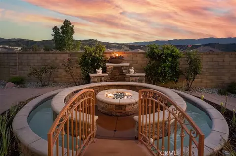 Exterior - 22384 Riverstream Ct, Saugus, CA 91350 photo 3 of 20