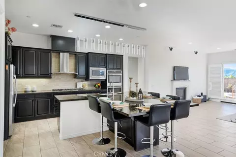 Kitchen - 22384 Riverstream Ct, Saugus, CA 91350 photo 1 of 2